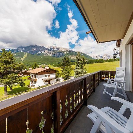 Chalet Belvedere - Dolomiti Skyline Cortina dʼAmpezzo Exteriör bild
