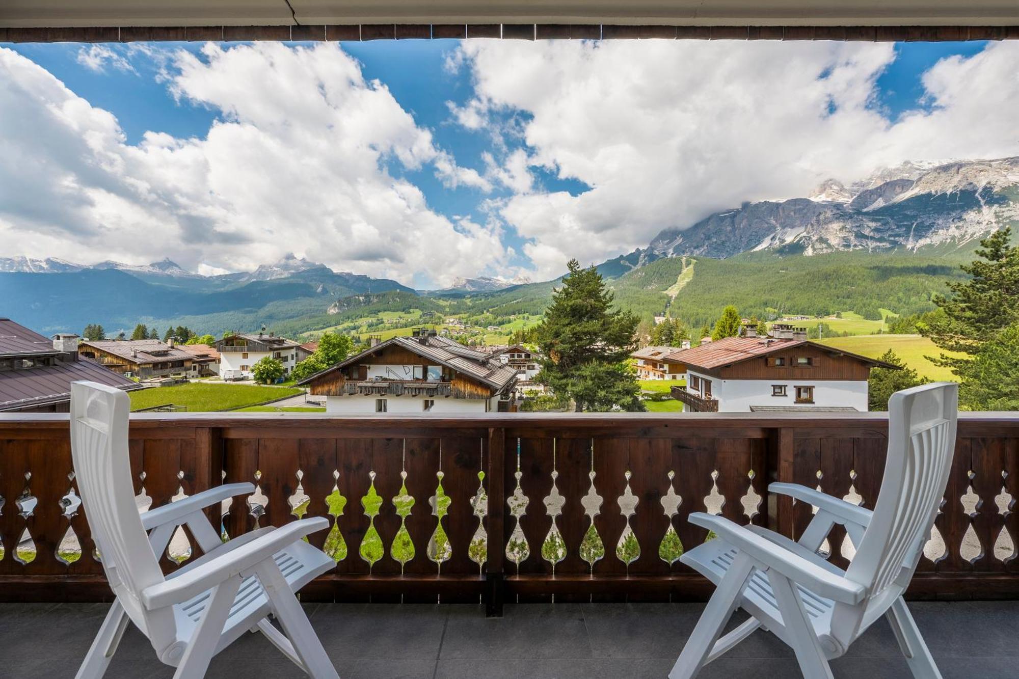 Chalet Belvedere - Dolomiti Skyline Cortina dʼAmpezzo Exteriör bild