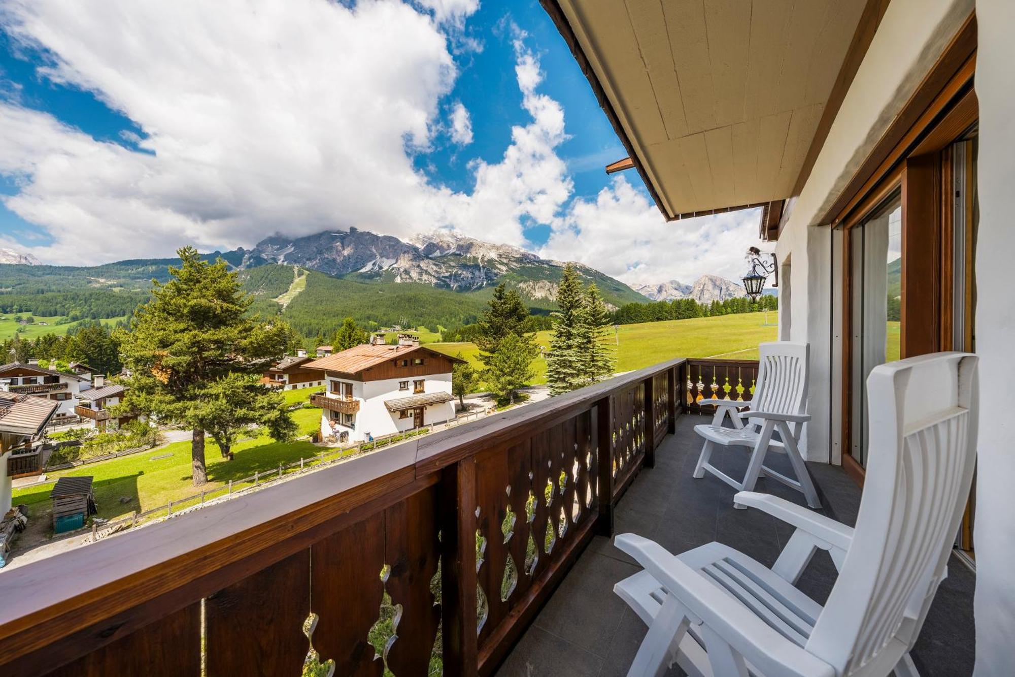 Chalet Belvedere - Dolomiti Skyline Cortina dʼAmpezzo Exteriör bild